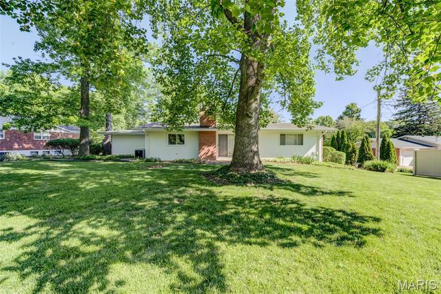38 Forestvale Drive, Chesterfield, MO 63017