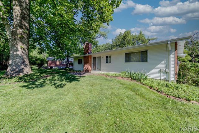 38 Forestvale Drive, Chesterfield, MO 63017