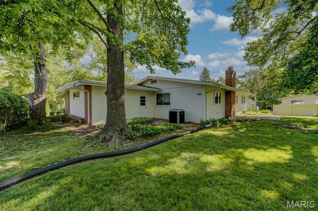 38 Forestvale Drive, Chesterfield, MO 63017