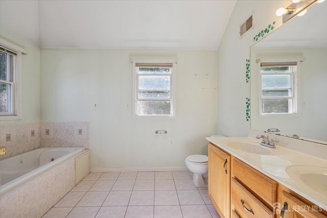 13 Johnson Avenue, Monroe, NJ 08831