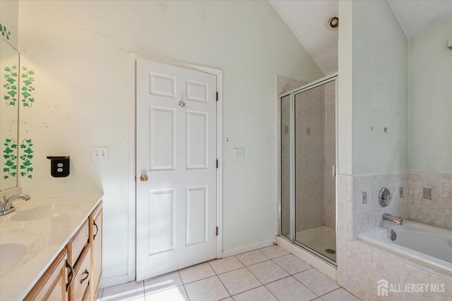 13 Johnson Avenue, Monroe, NJ 08831