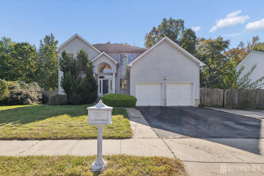 13 Johnson Avenue, Monroe, NJ 08831