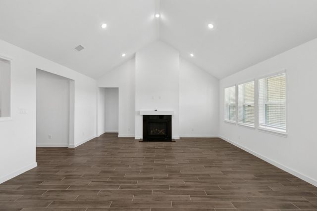 12114 Old Fashion Circle, Mont Belvieu, TX 77535