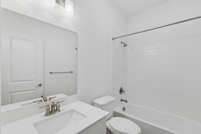 12114 Old Fashion Circle, Mont Belvieu, TX 77535