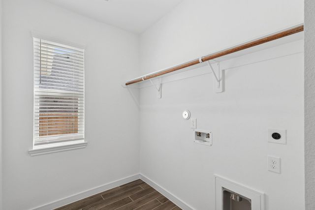 12114 Old Fashion Circle, Mont Belvieu, TX 77535