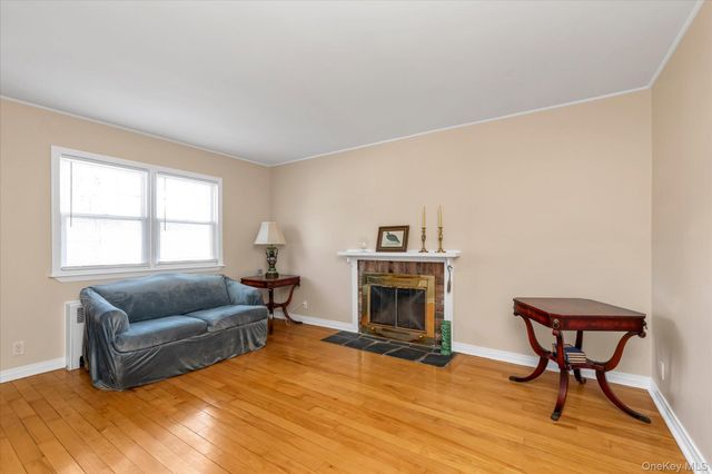 2 Inwood Road, Glen Cove, NY 11542