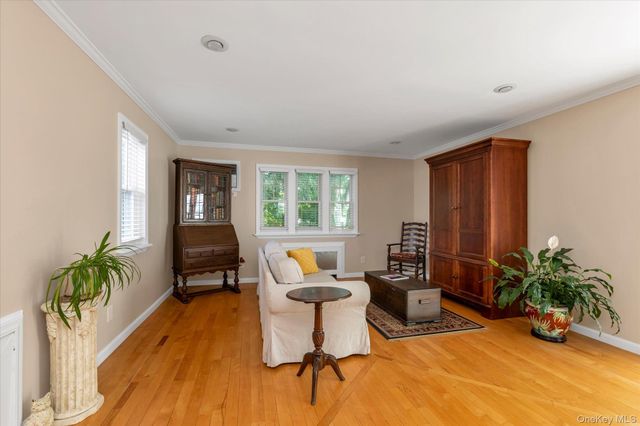 2 Inwood Road, Glen Cove, NY 11542