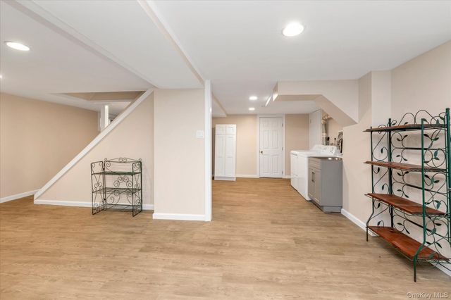 2 Inwood Road, Glen Cove, NY 11542
