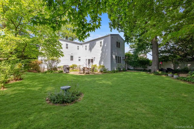 2 Inwood Road, Glen Cove, NY 11542