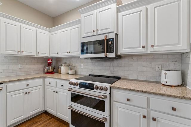 19769 W 107th Street, Olathe, KS 66061
