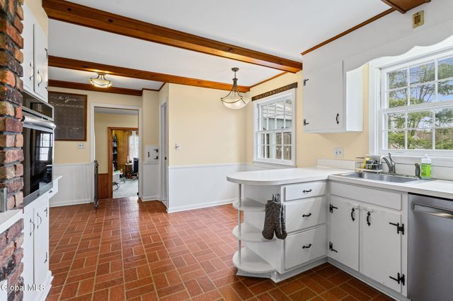 1174 Godfrey Lane, Niskayuna, NY 12309