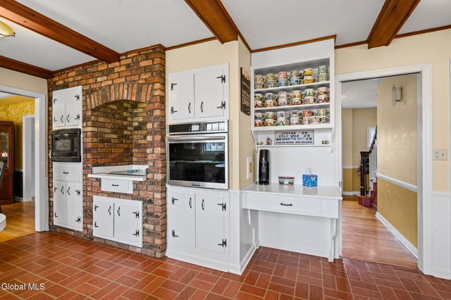 1174 Godfrey Lane, Niskayuna, NY 12309