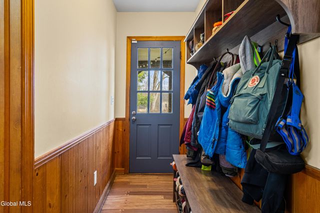 1174 Godfrey Lane, Niskayuna, NY 12309