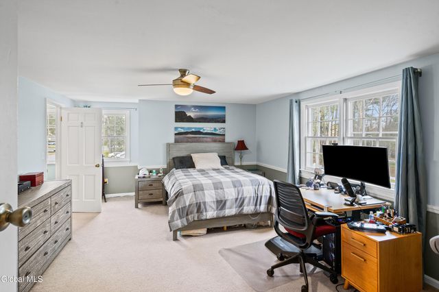 1174 Godfrey Lane, Niskayuna, NY 12309