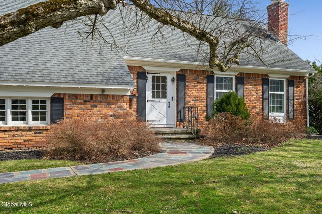 1174 Godfrey Lane, Niskayuna, NY 12309