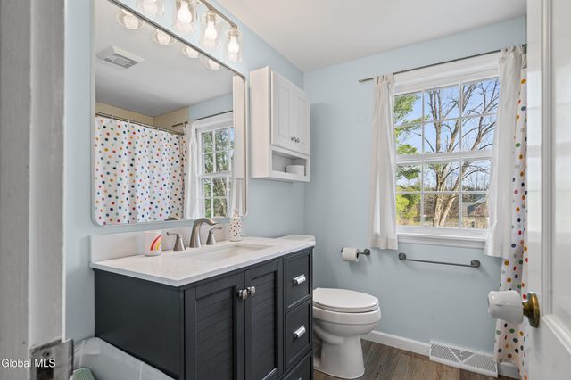 1174 Godfrey Lane, Niskayuna, NY 12309