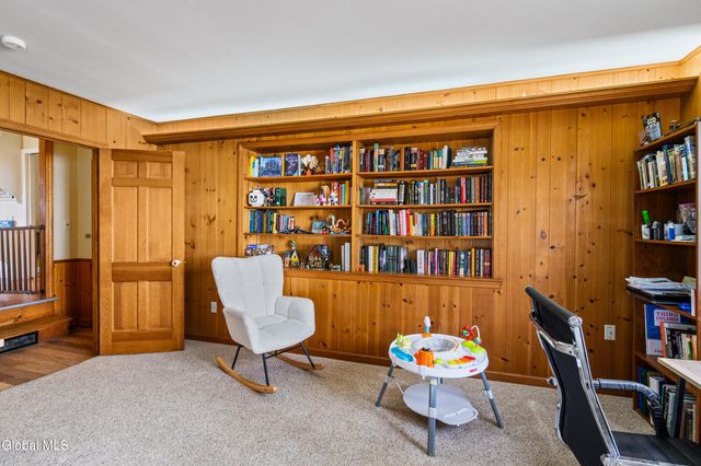 1174 Godfrey Lane, Niskayuna, NY 12309