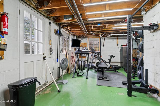 1174 Godfrey Lane, Niskayuna, NY 12309