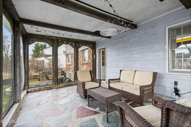 1174 Godfrey Lane, Niskayuna, NY 12309