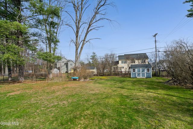 1174 Godfrey Lane, Niskayuna, NY 12309