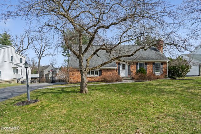 1174 Godfrey Lane, Niskayuna, NY 12309