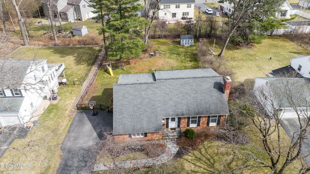 1174 Godfrey Lane, Niskayuna, NY 12309