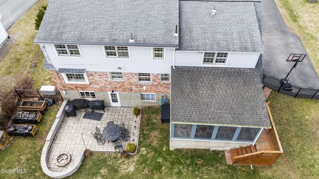 1174 Godfrey Lane, Niskayuna, NY 12309