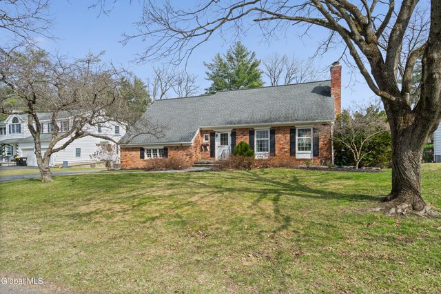 1174 Godfrey Lane, Niskayuna, NY 12309