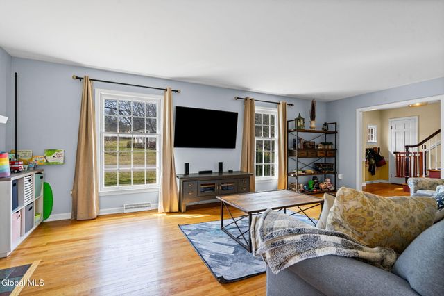 1174 Godfrey Lane, Niskayuna, NY 12309