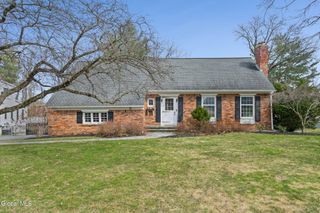 1174 Godfrey Lane, Niskayuna, NY 12309