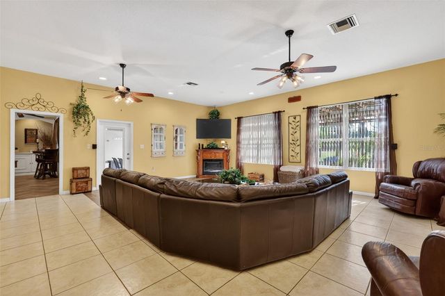 19703 TWIN PONDS ROAD, Umatilla, FL 32784