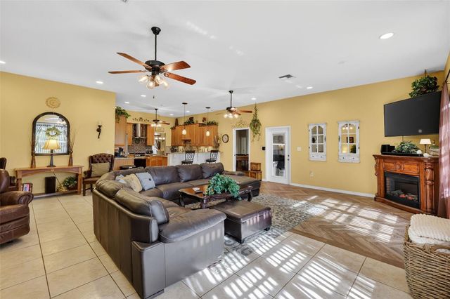 19703 TWIN PONDS ROAD, Umatilla, FL 32784