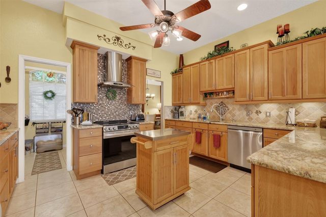 19703 TWIN PONDS ROAD, Umatilla, FL 32784