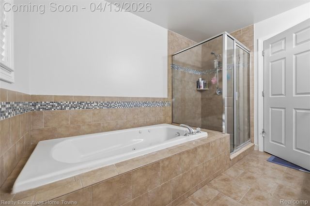 50486 Torrey Pines Drive, Macomb Township, MI 48042