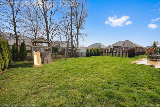 50486 Torrey Pines Drive, Macomb Township, MI 48042