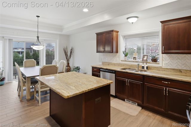 50486 Torrey Pines Drive, Macomb Township, MI 48042