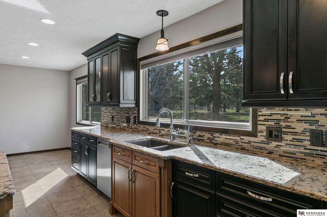 7621 Englewood Drive, Lincoln, NE 68510