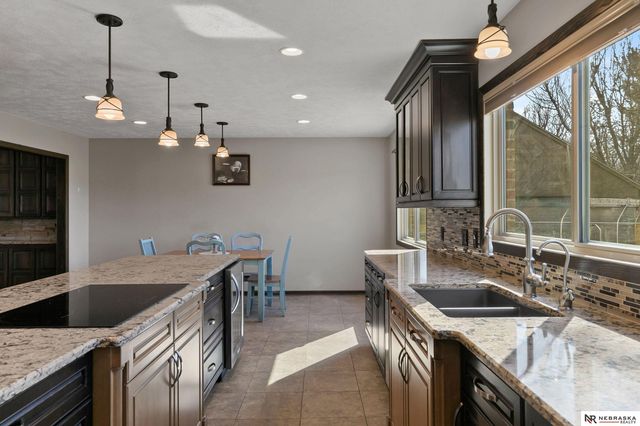 7621 Englewood Drive, Lincoln, NE 68510