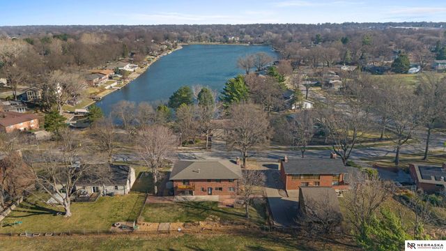 7621 Englewood Drive, Lincoln, NE 68510