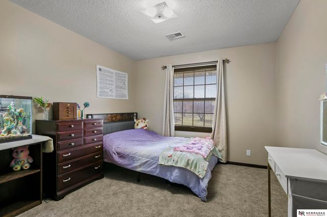 7621 Englewood Drive, Lincoln, NE 68510