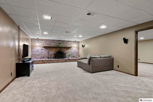 7621 Englewood Drive, Lincoln, NE 68510