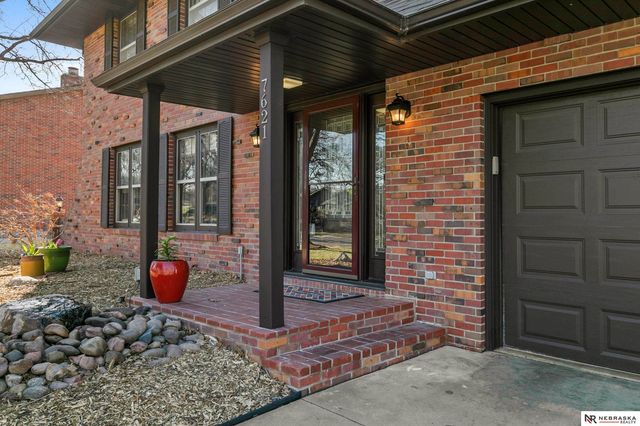 7621 Englewood Drive, Lincoln, NE 68510