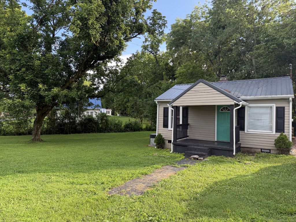 708 S Franklin St, Tullahoma, TN 37388