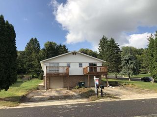 705 Willow Run St Street, Cottage Grove, WI 53527