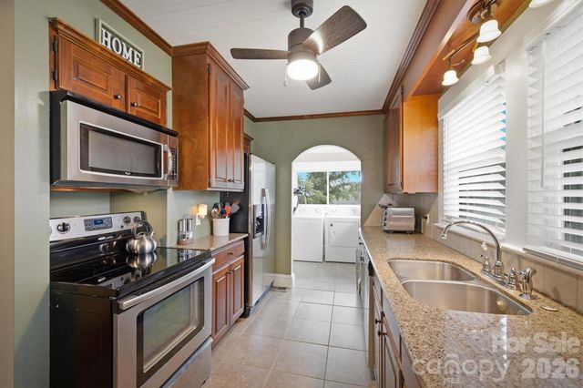 513 Bouchard Avenue NE, Valdese, NC 28690