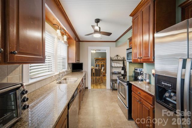 513 Bouchard Avenue NE, Valdese, NC 28690