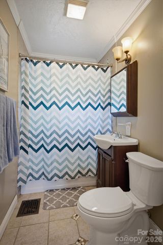 513 Bouchard Avenue NE, Valdese, NC 28690