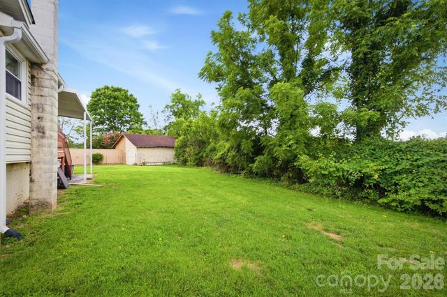 513 Bouchard Avenue NE, Valdese, NC 28690