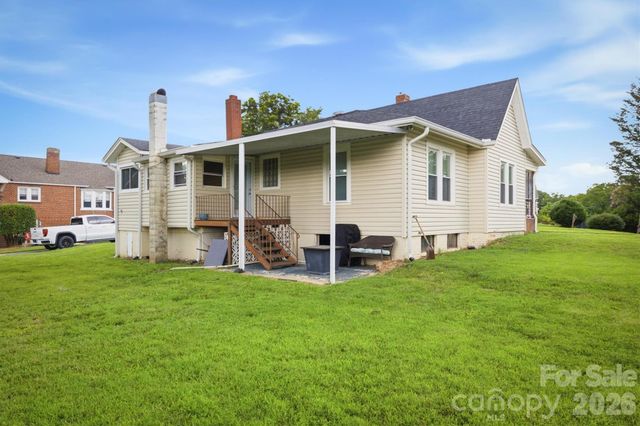 513 Bouchard Avenue NE, Valdese, NC 28690