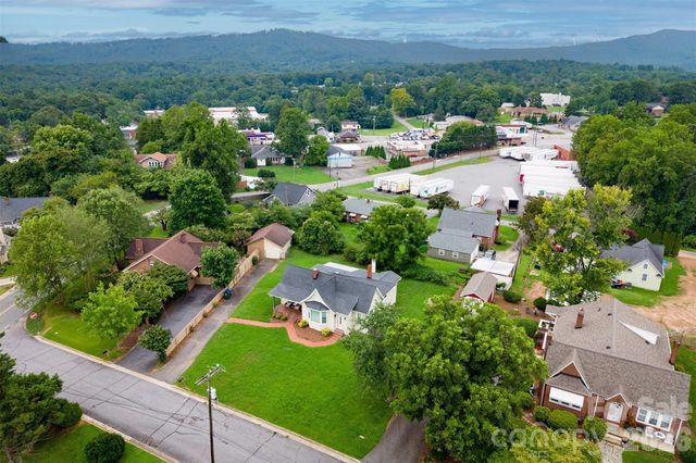 513 Bouchard Avenue NE, Valdese, NC 28690